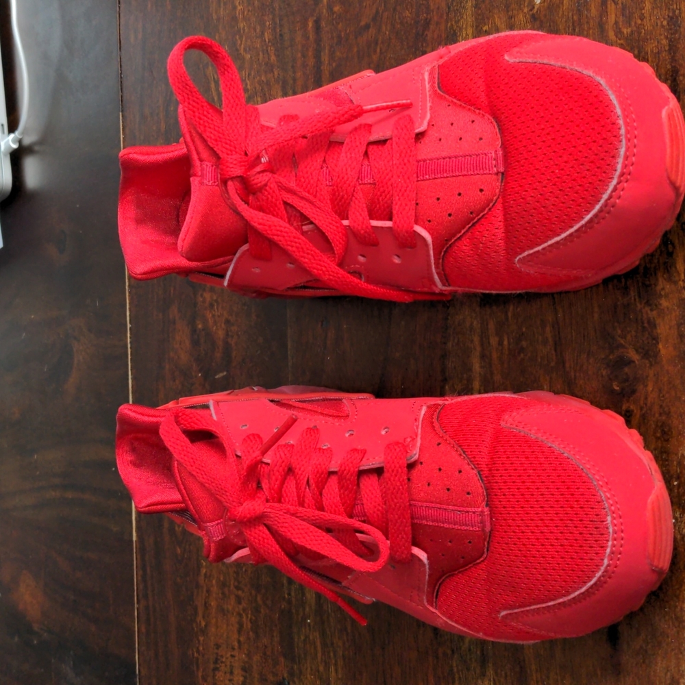 Nike "Triple Red" Huarache Youth 7